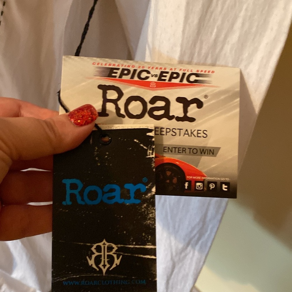 Roar button down - Picture 15 of 15